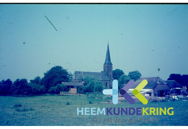 Herwen Zicht op de kerk vanag de polderdijk Coll. G.B.Janssen F00000904